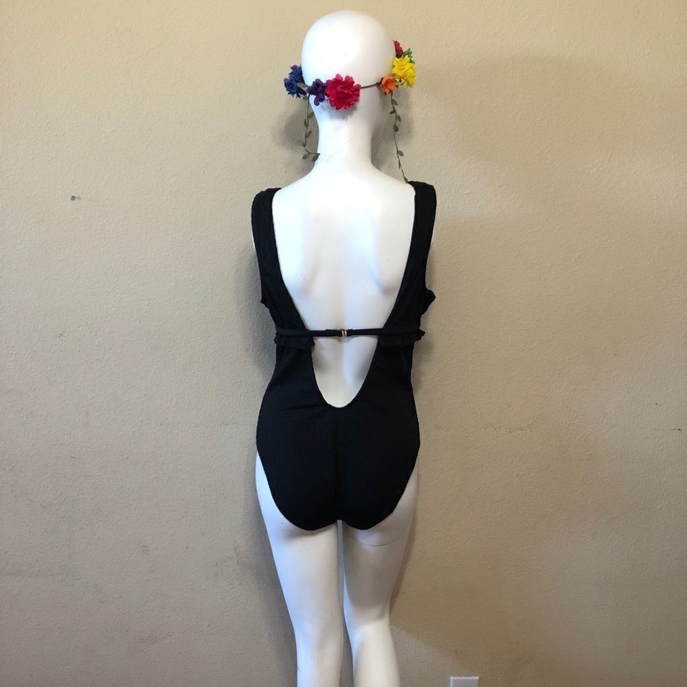 Chelsea28 Ruffle Trim One-Piece Swimsuit Size Lg - Picture 5 of 12